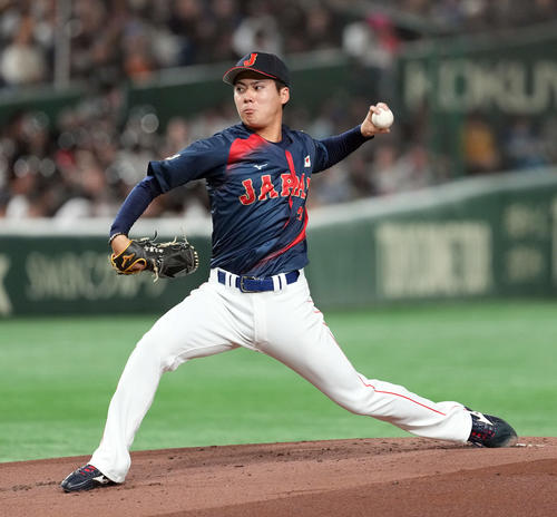 韓国対日本 集中する日本の先発金丸(撮影・たえ見朱実)