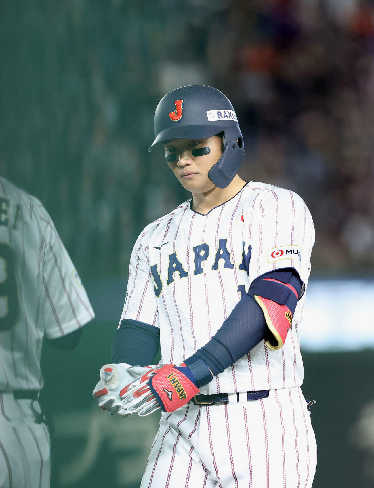 日本対韓国　5回裏日本無死一塁、中前打を放ち出塁する森下（撮影・河田真司）