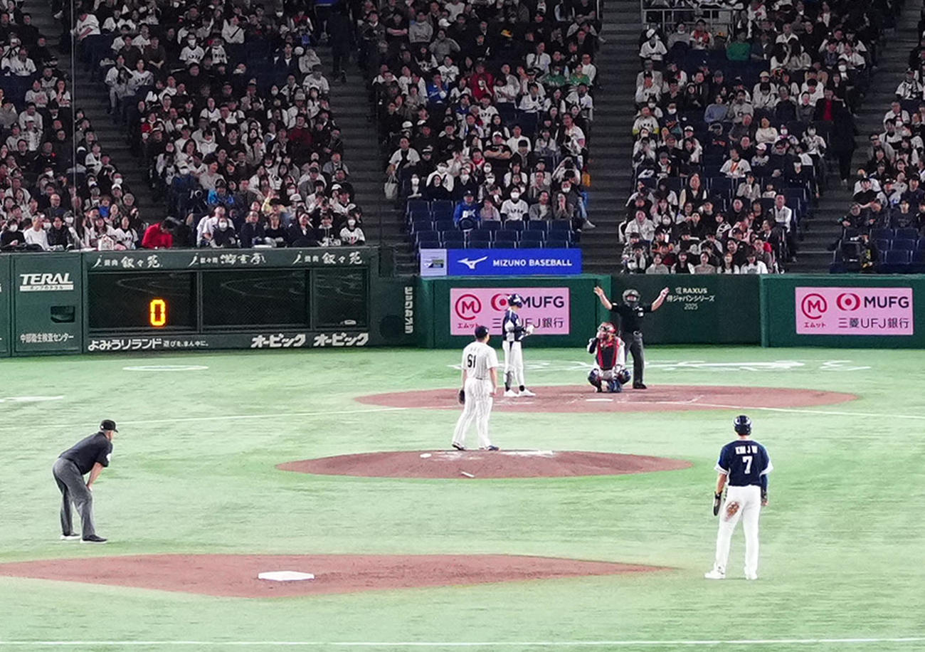 日本対韓国　9回表、ピッチクロック違反となった平良（2025年11月15日撮影）