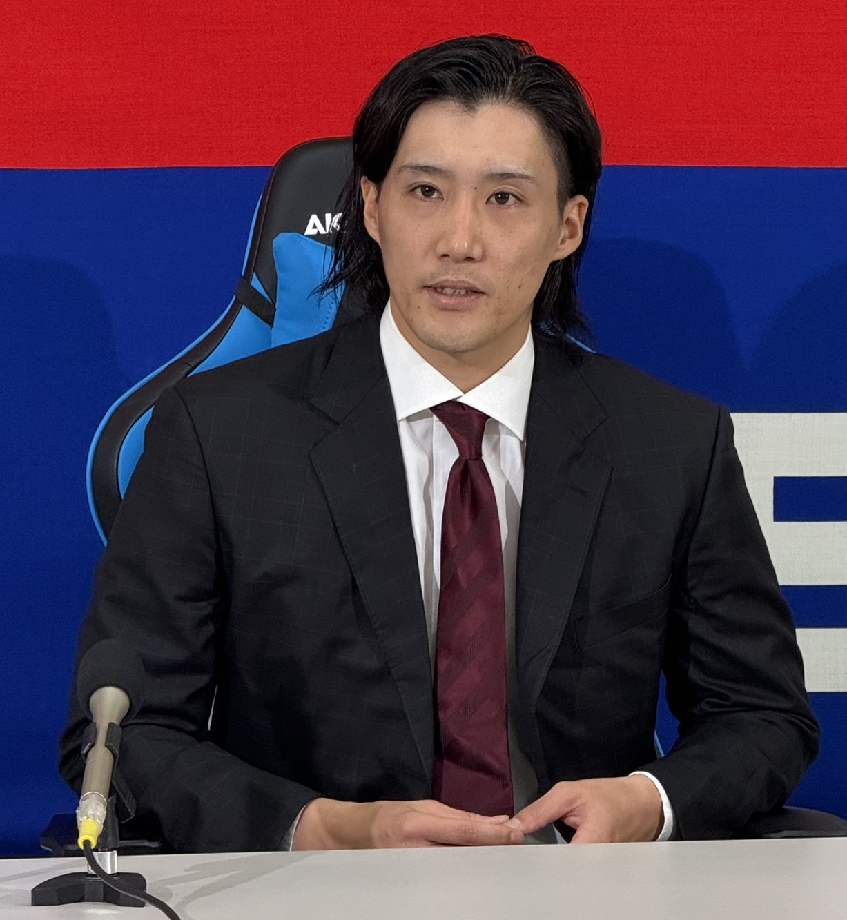 契約更改した中日斎藤（2025年11月16日、ナゴヤ球場）