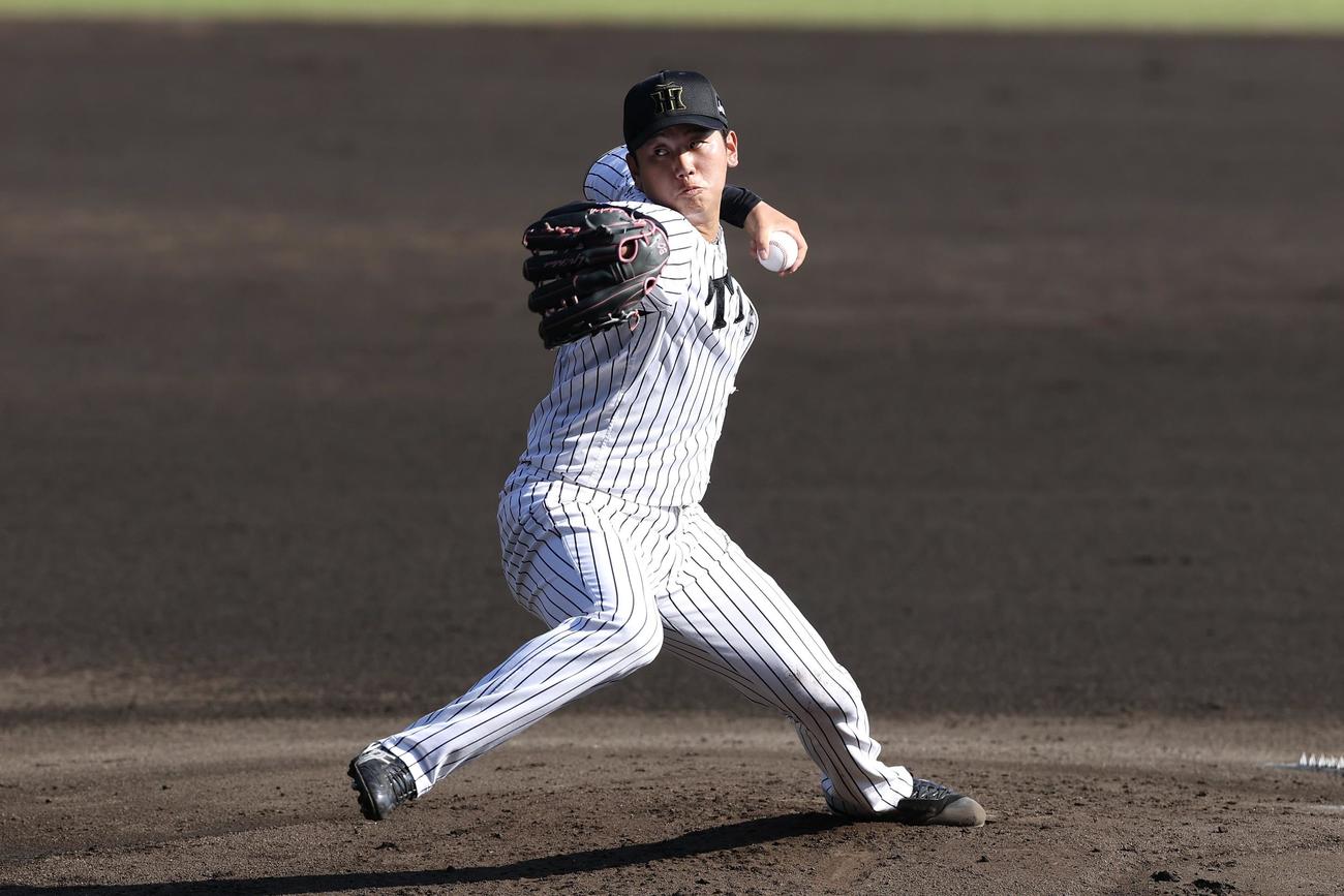 阪神秋季キャンプ　阪神対中日　中日との練習試合で力投する阪神先発の門別（撮影・前田充）