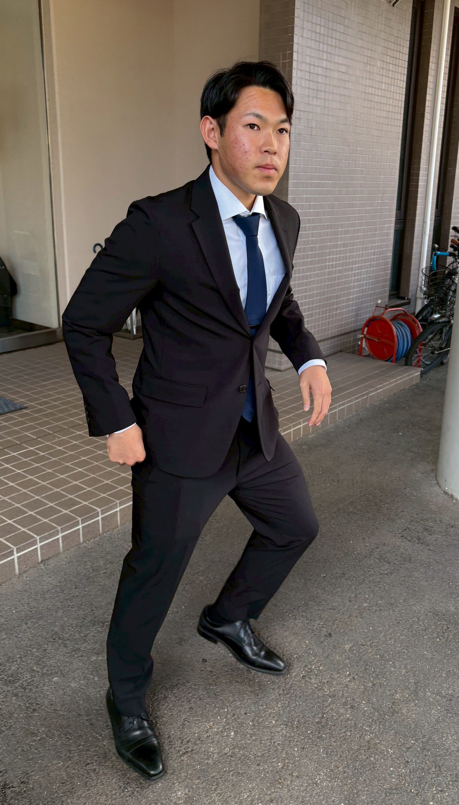 育成契約を結び引き締まった表情の日本ハム根本