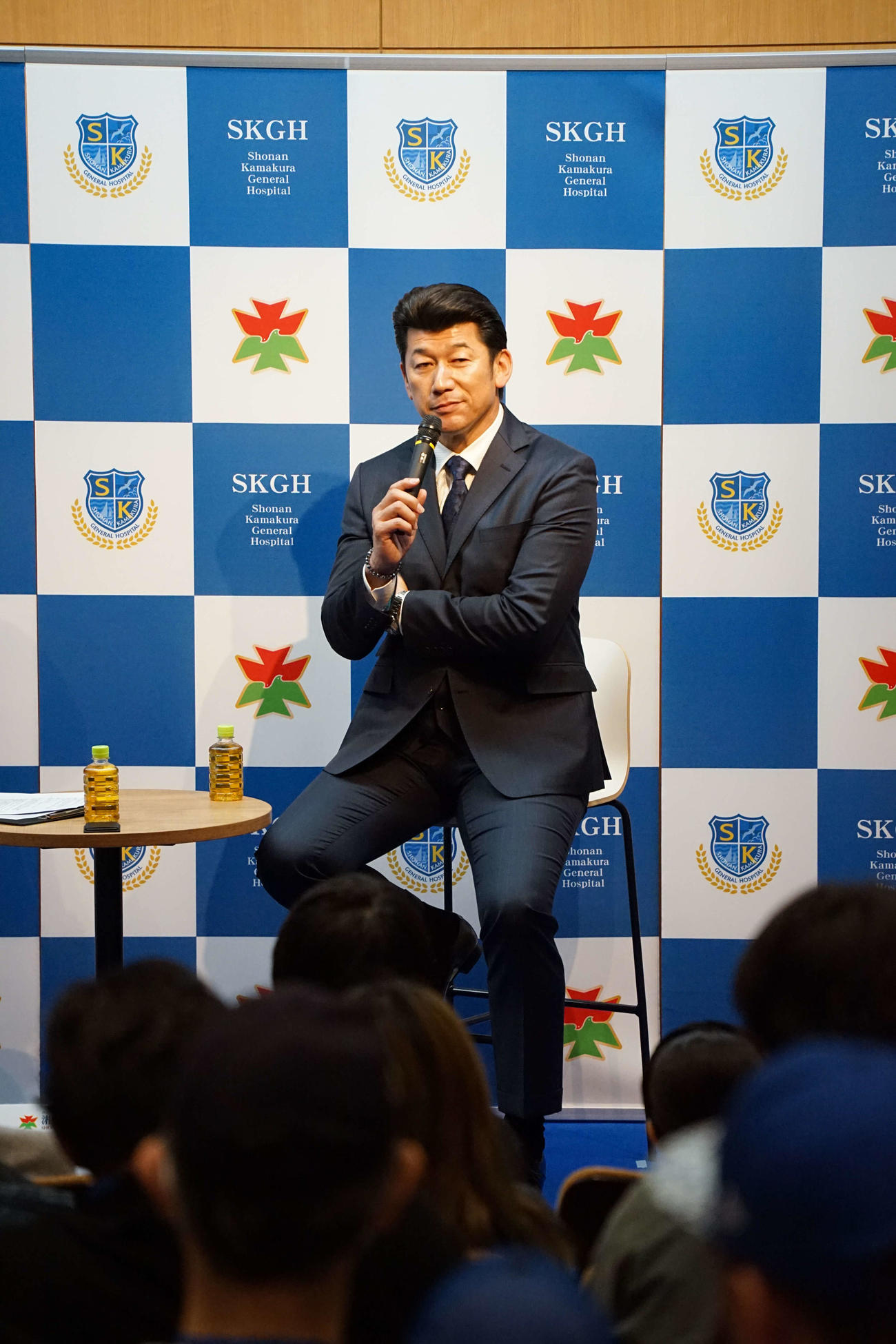 湘南鎌倉総合病院の「病院祭」でトークショーを行ったDeNA前監督の三浦大輔氏（湘南鎌倉総合病院広報室提供）