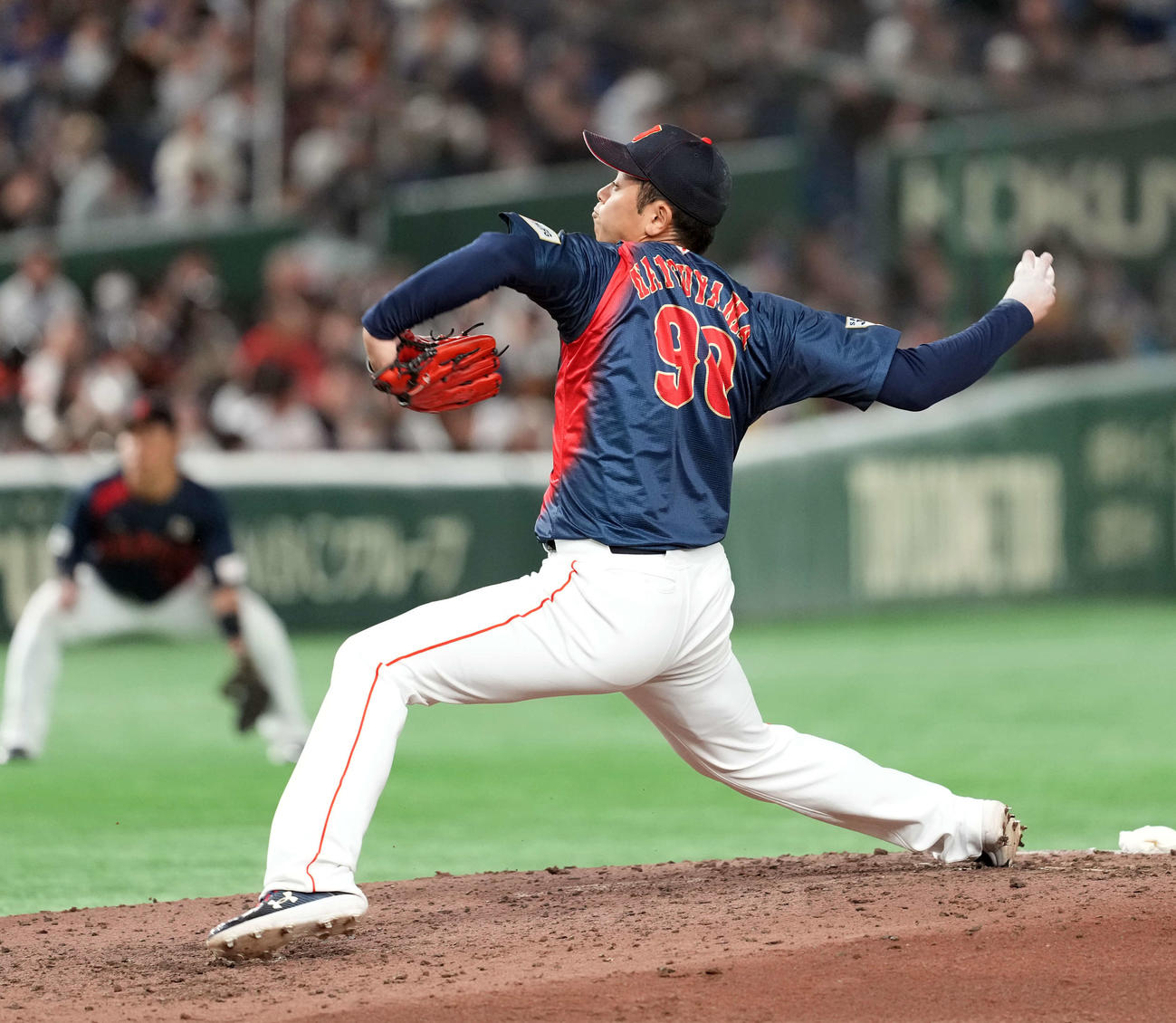 韓国対日本　5回からマウンドに上がった日本松山（撮影・たえ見朱実）