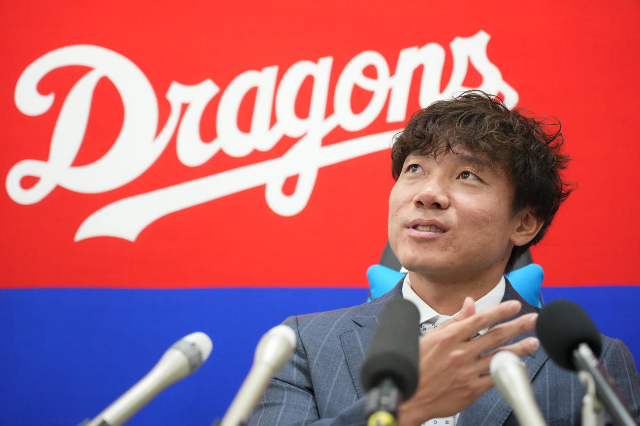 契約交渉を終え取材に応じる大島（撮影・森本幸一）