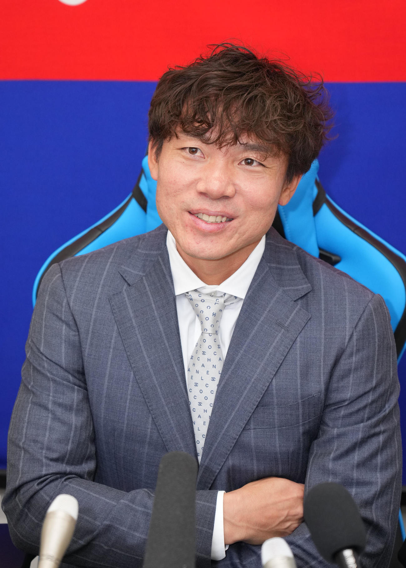 契約交渉を終え取材に応じる大島（撮影・森本幸一）
