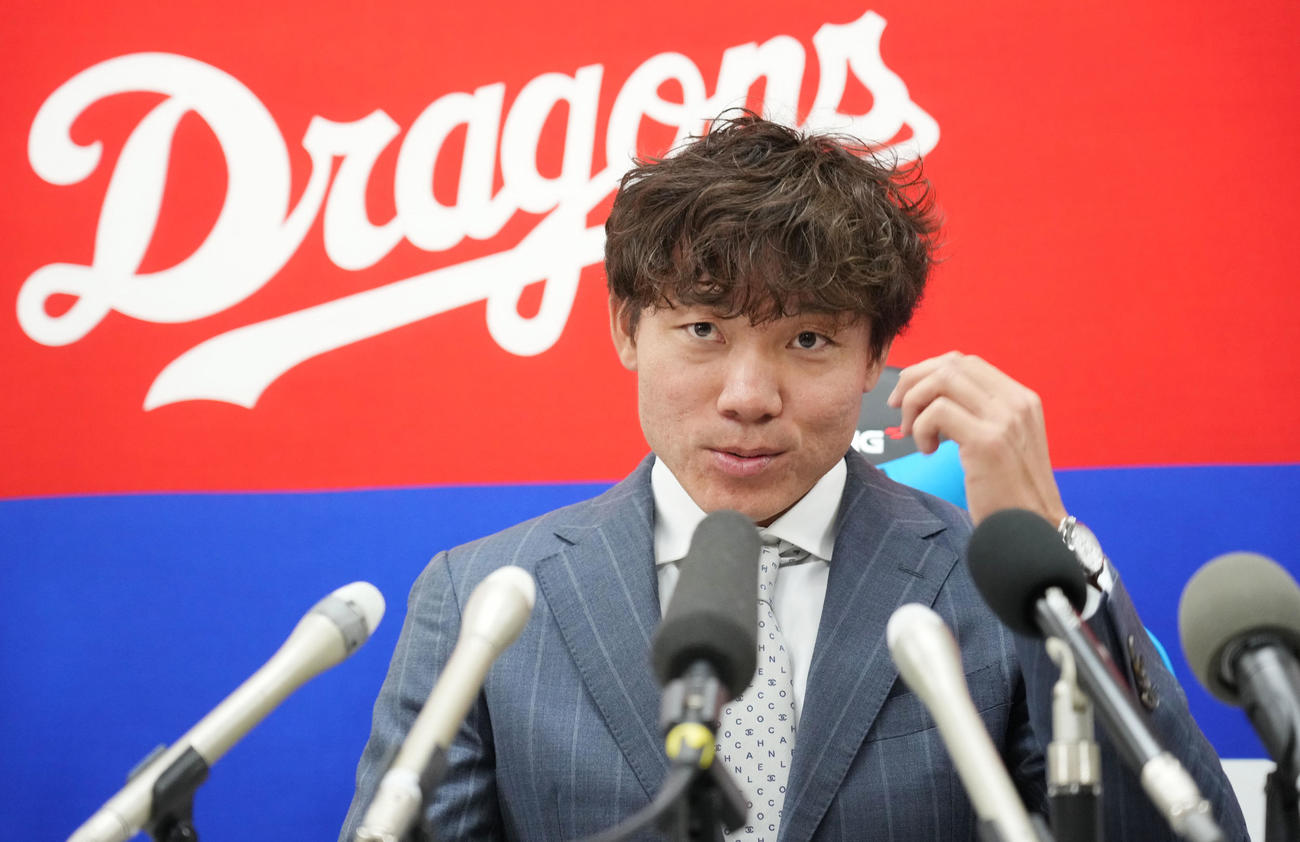 契約交渉を終え取材に応じる大島（撮影・森本幸一）