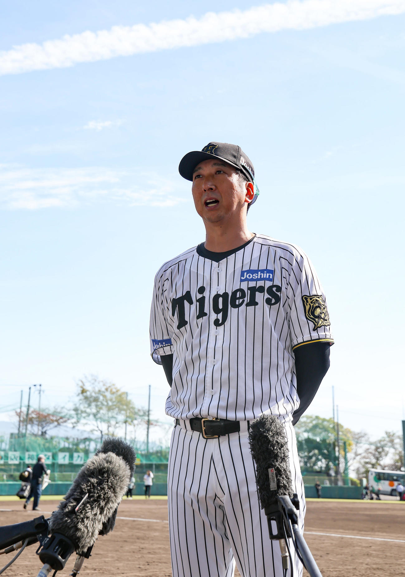 秋季キャンプを総括する阪神藤川監督（撮影・前田充）