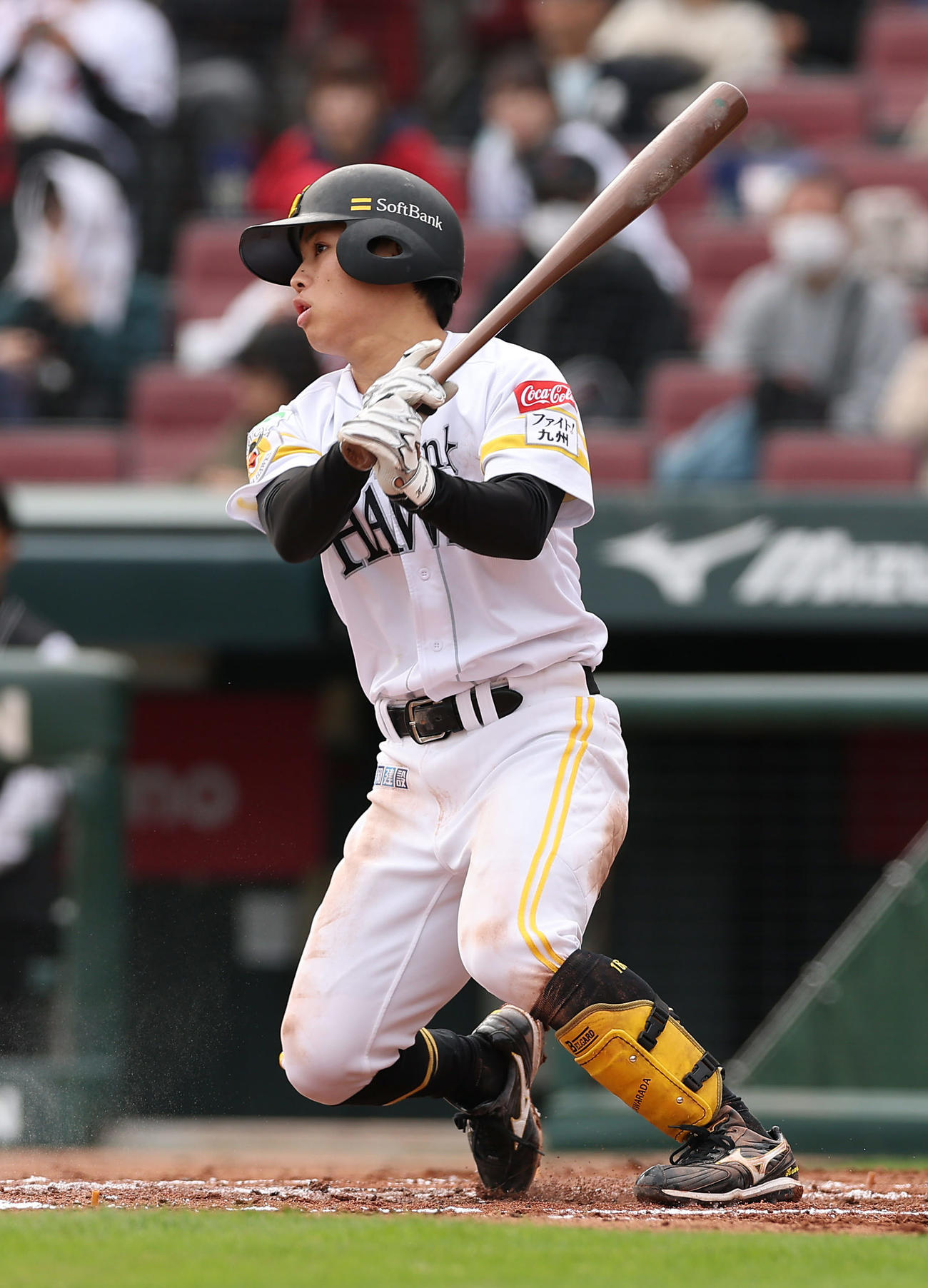 2025年11月12日、トライアウトで安打を放つ川原田純平（撮影・前田充）