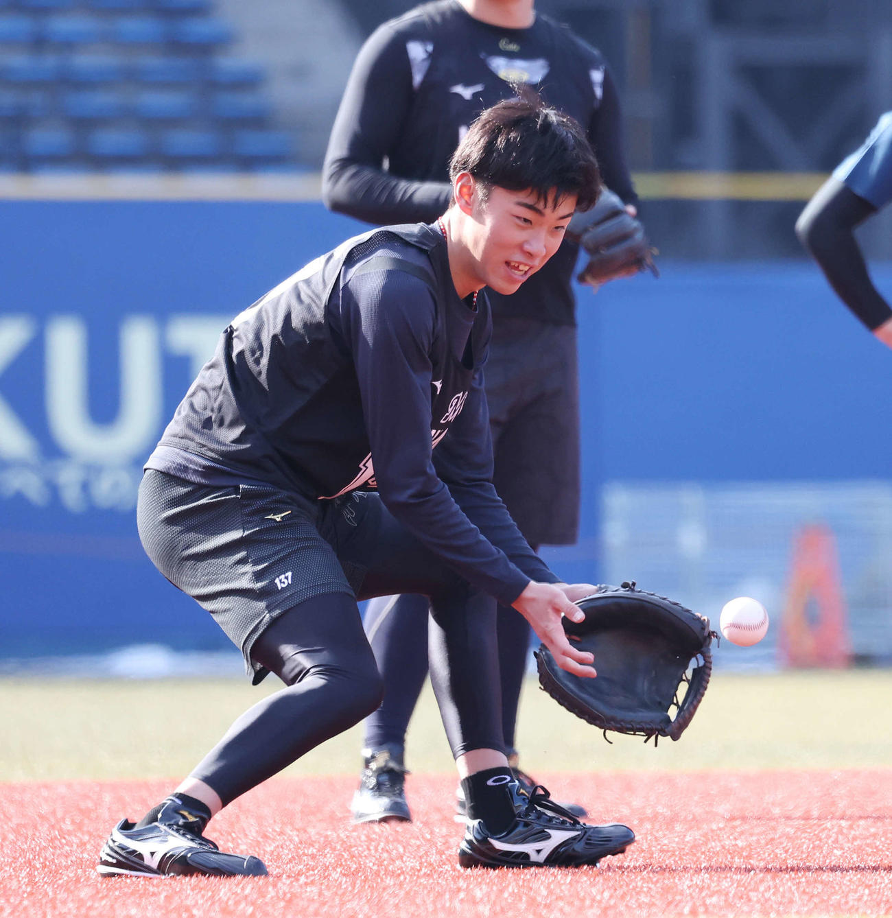 ロッテ富山紘之進（24年1月撮影）