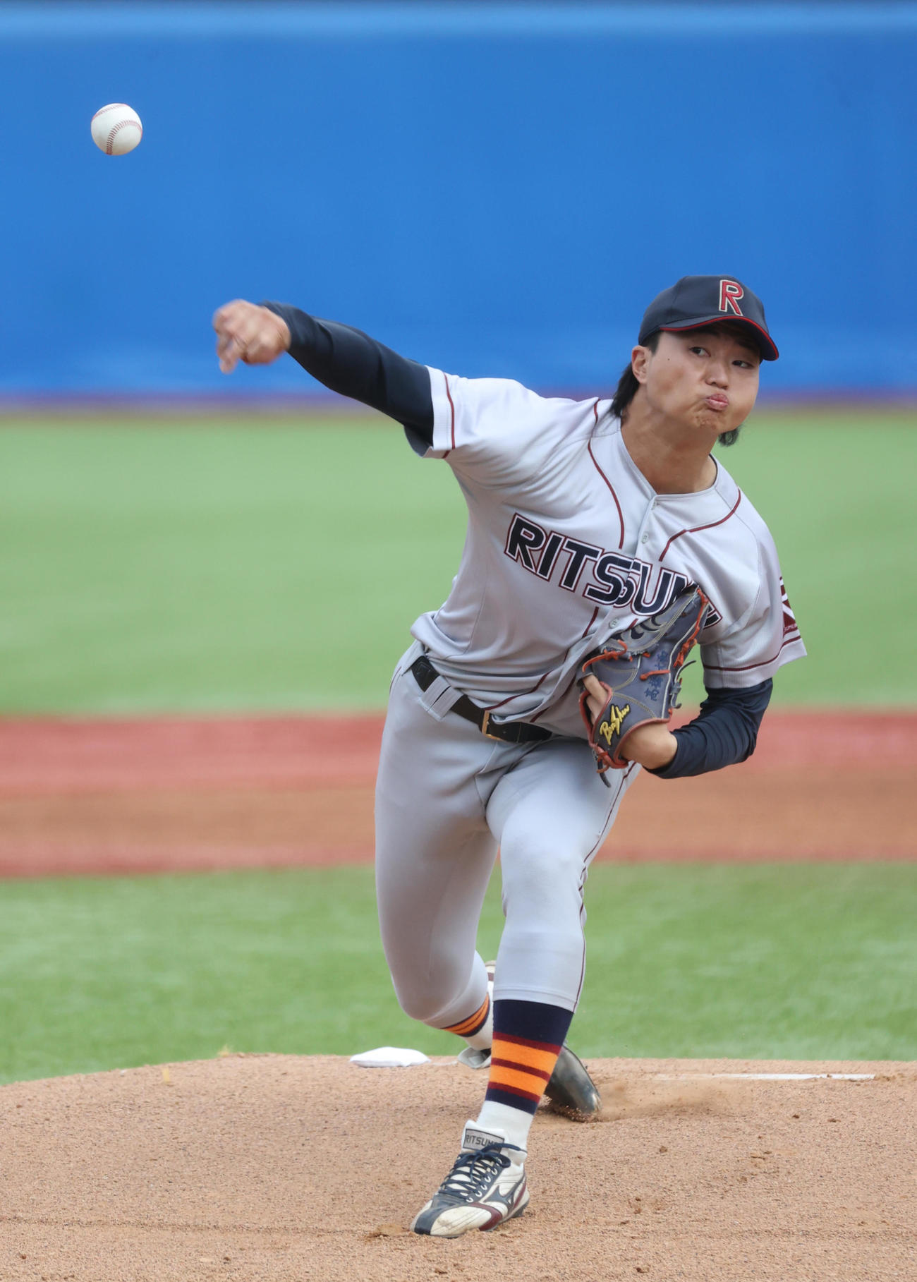 立命大対名城大　先発した立命大・高橋（撮影・柴田隆二）
