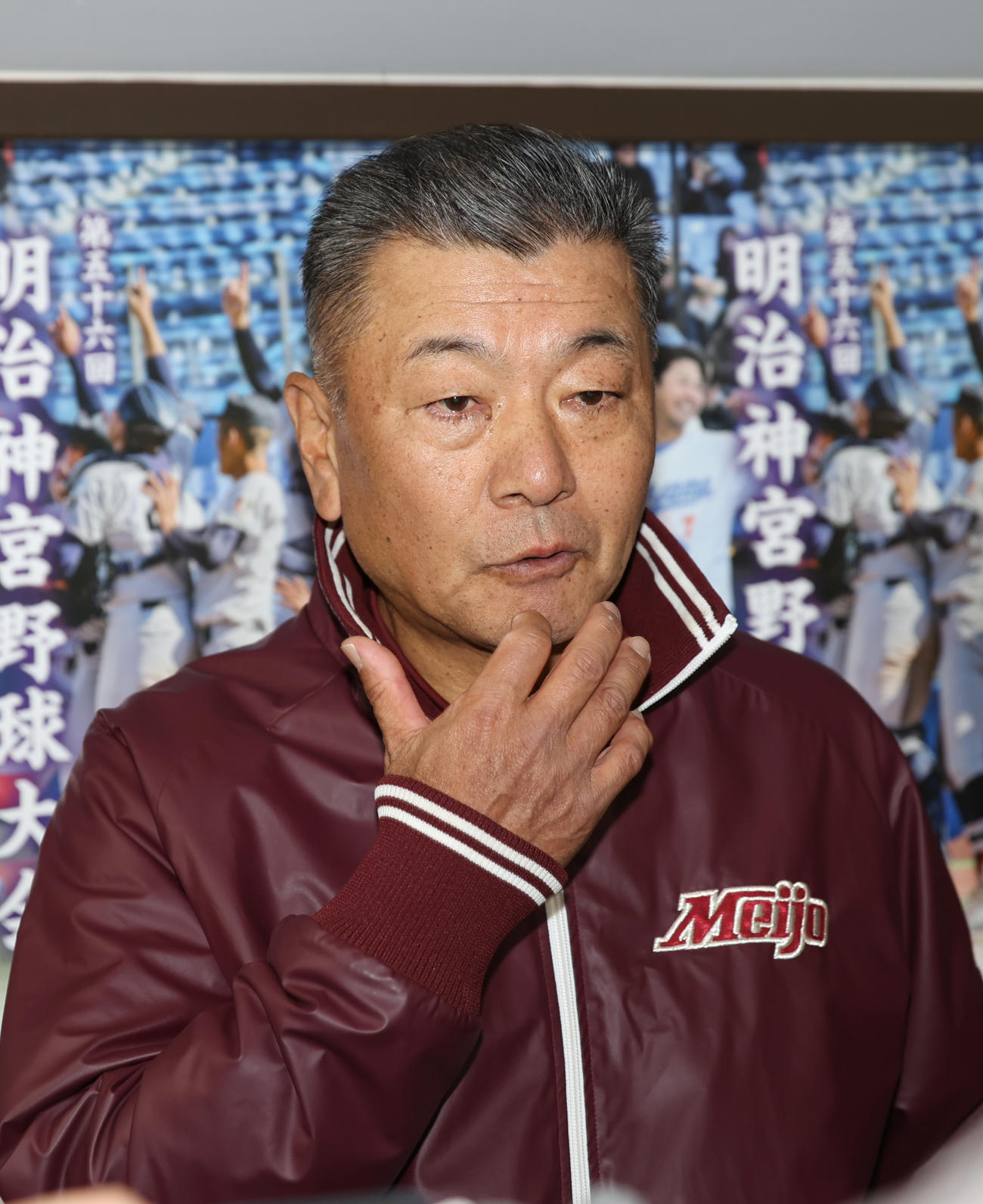 名城大対立命大　敗れた名城大・安江監督は記者の質問に答える（撮影・柴田隆二）