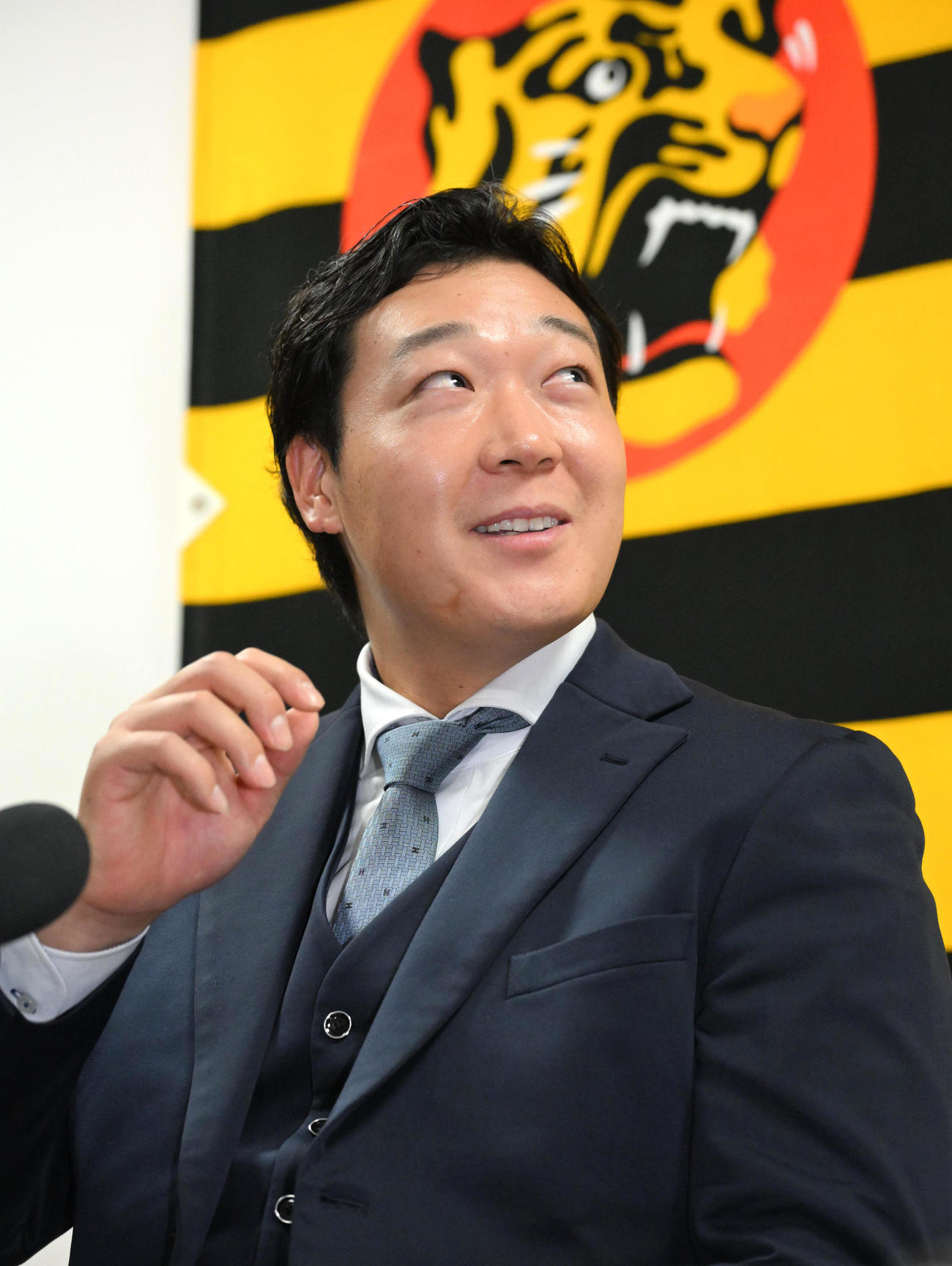 契約更改を終え会見する阪神大山（撮影・石井愛子）