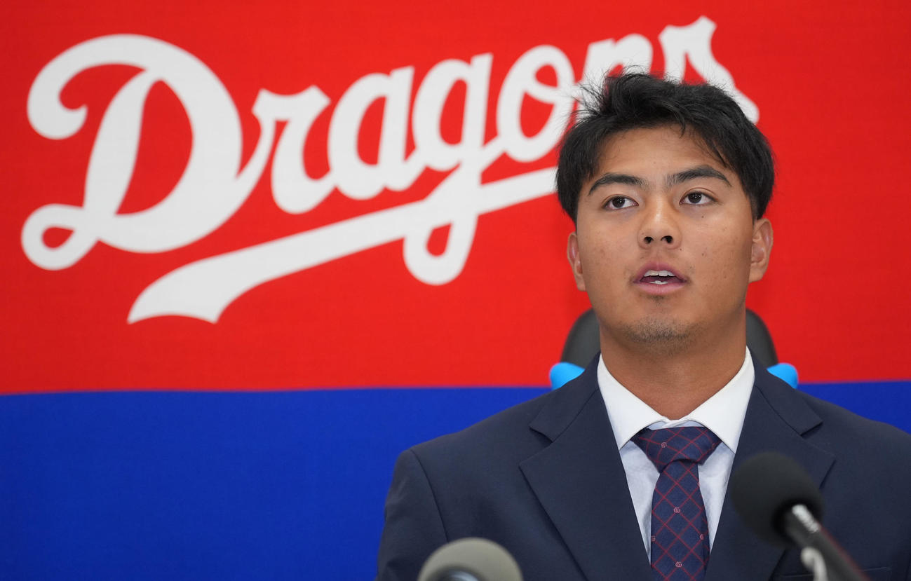 契約交渉を終え会見する土生（撮影・森本幸一）
