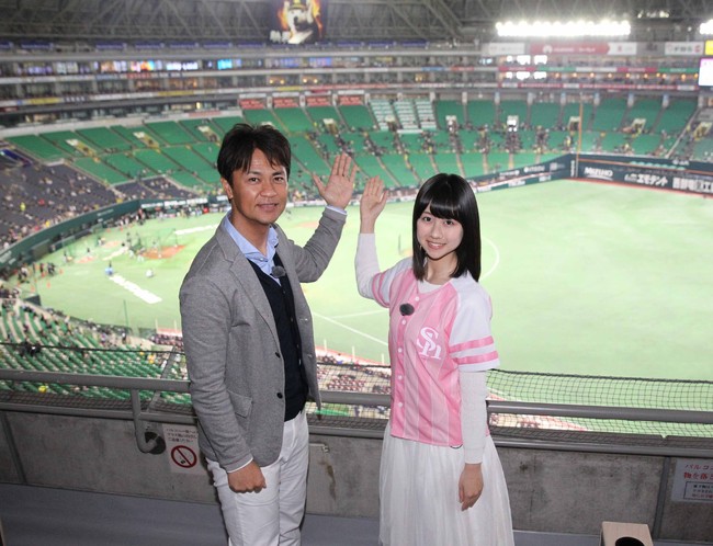 若田部健一氏と長女で元HKT48の若田部遥さん（2016年3月撮影）
