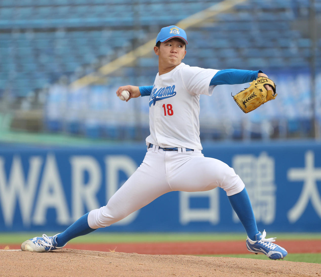 青学大対八戸学院大　先発した青学大・鈴木（撮影・柴田隆二）