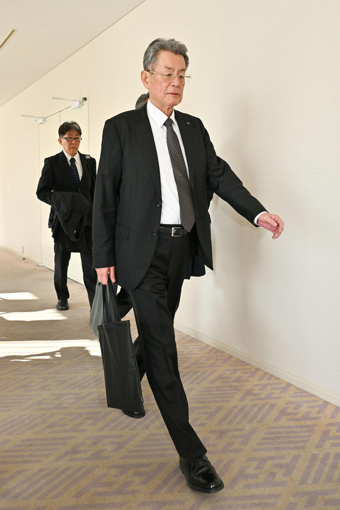 オーナー会議に臨む阪神秦雅夫オーナー（撮影・滝沢徹郎）