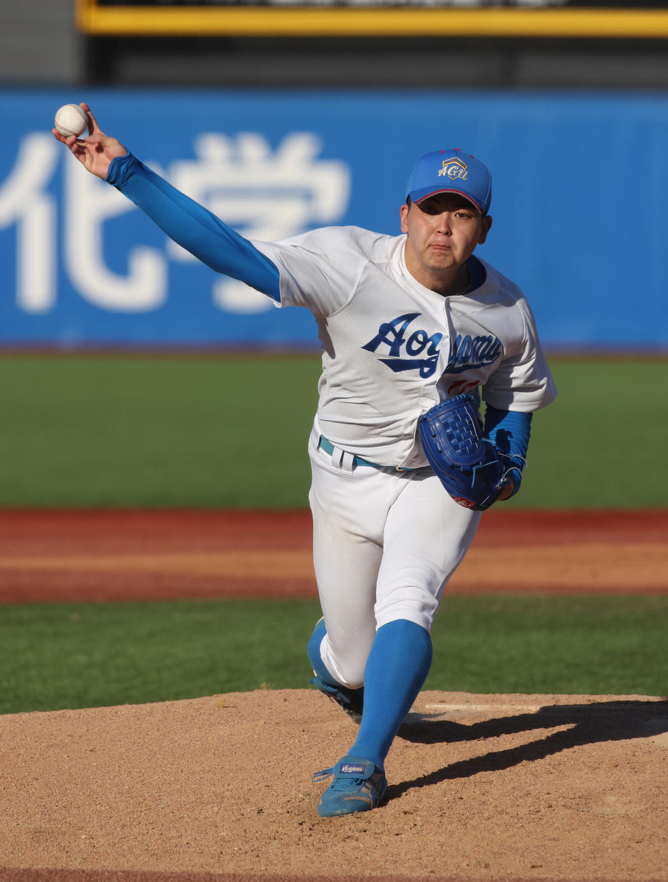 青学大対立命大　先発した青学大・中西（撮影・柴田隆二）