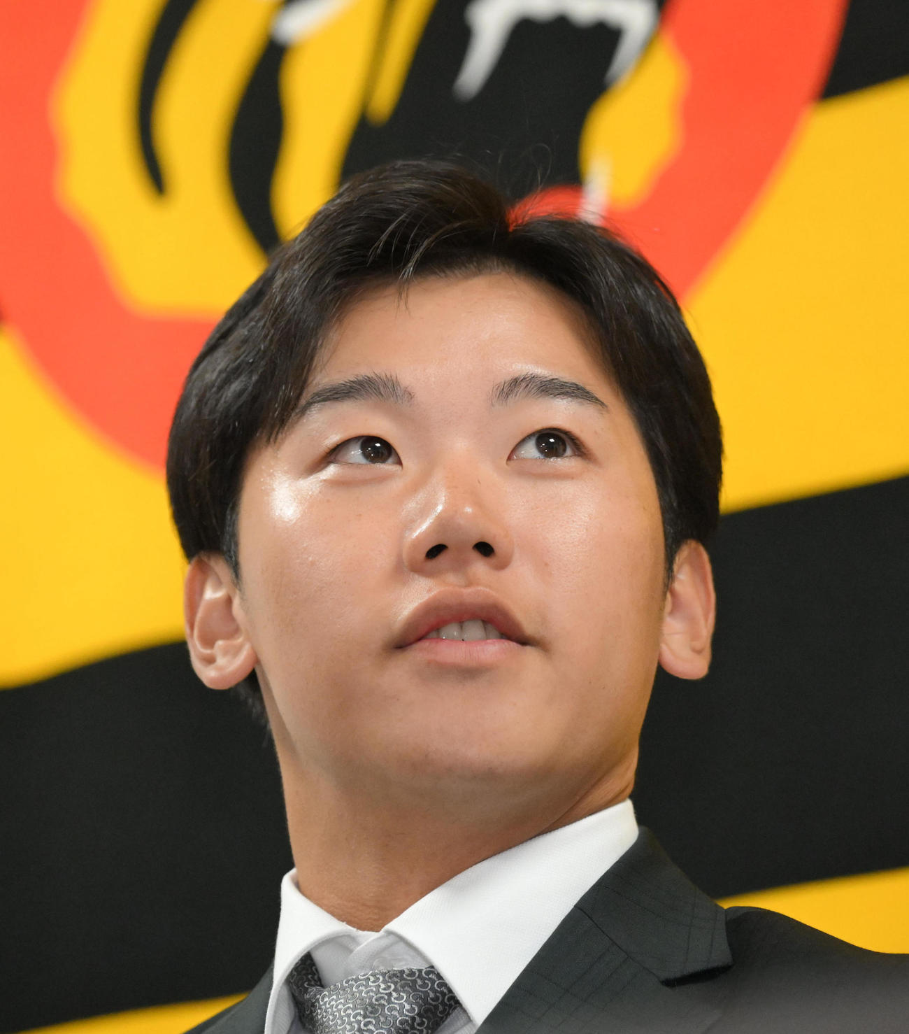 契約更改を終え会見する阪神門別（撮影・石井愛子）