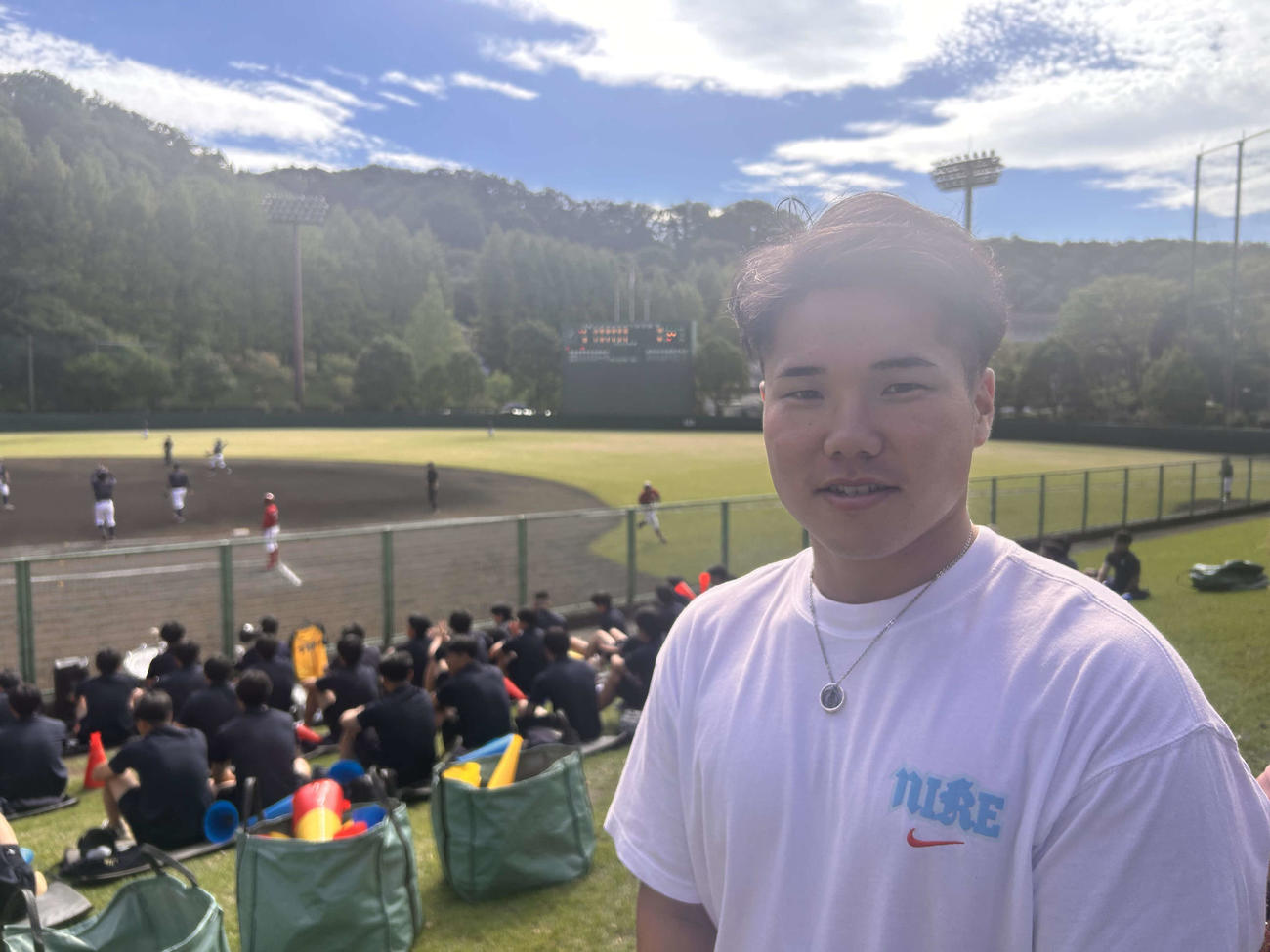 DeNA1位青学大・小田康一郎は今秋ドラフト前の10月18日、阪神1位創価大・立石正広の試合観戦に来ていた