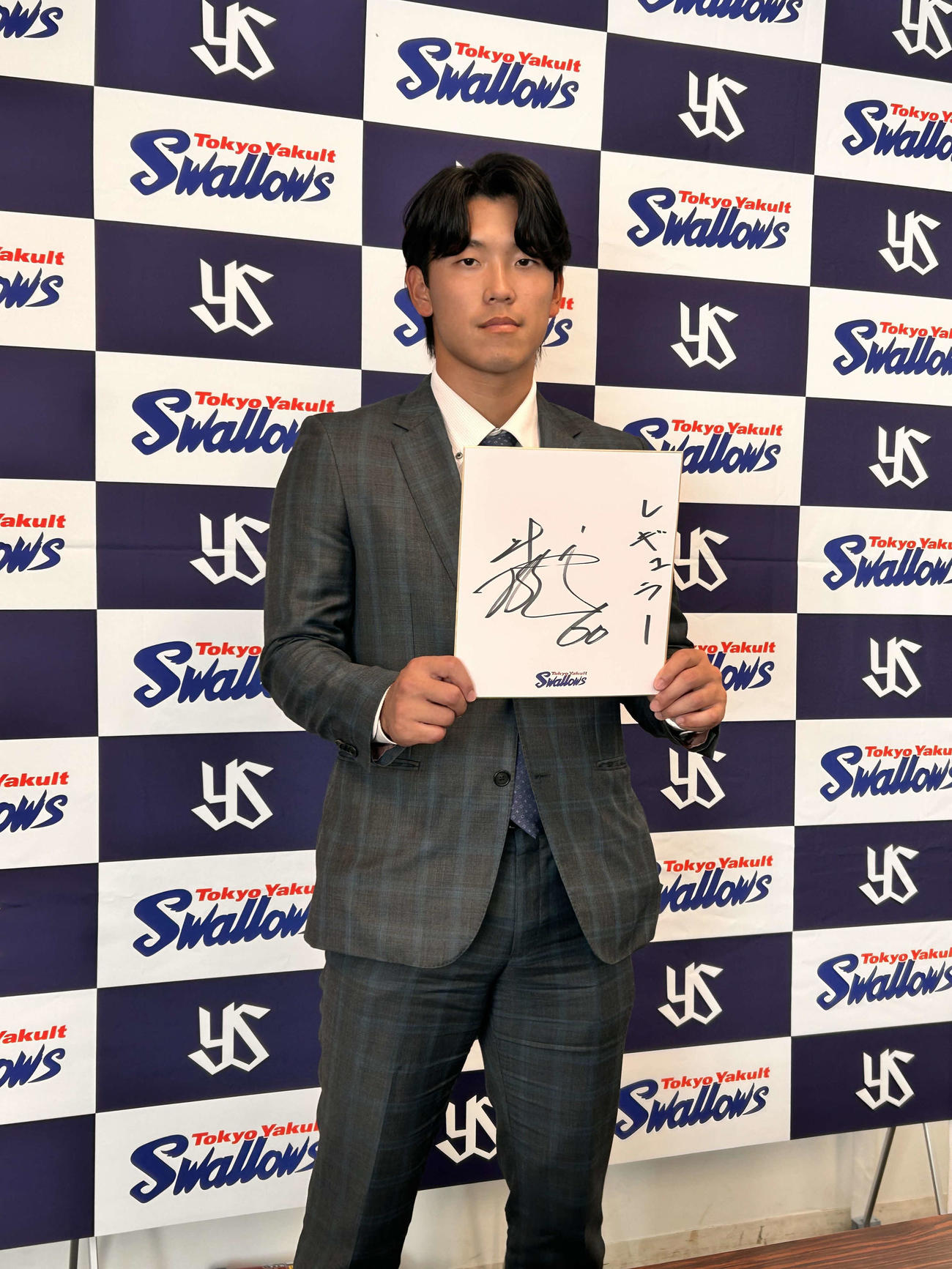 契約更改後に会見したヤクルト武岡（撮影・上田悠太）