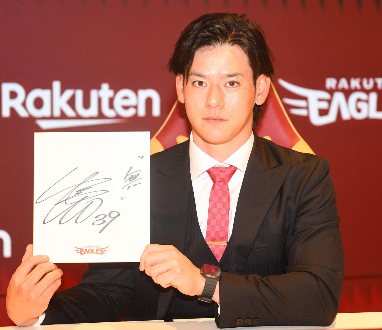 契約更改交渉に臨み、来季の目標に「無」と記した楽天伊藤裕（撮影・山田愛斗）