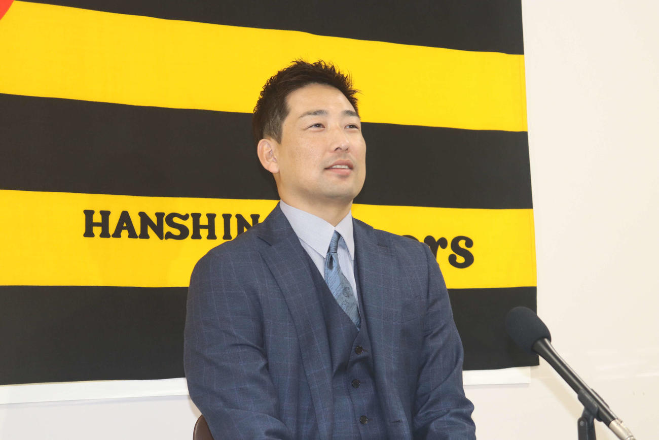 契約交渉に臨んだ阪神岩崎優