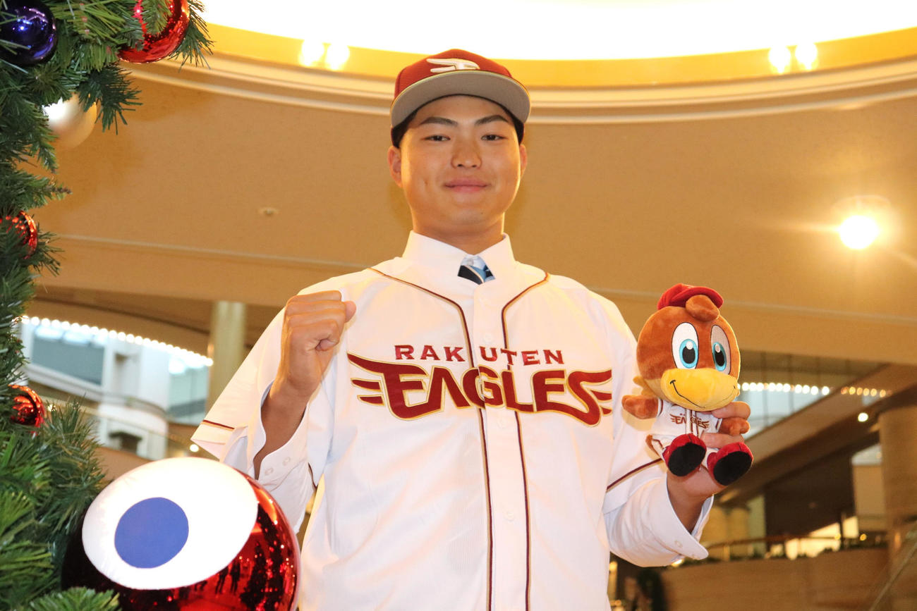 楽天と契約合意した、ドラフト7位の近大・阪上（撮影・中島麗）