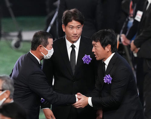 長嶋茂雄お別れの会】江川卓氏、原辰徳氏、侍ジャパンの井端弘和監督ら