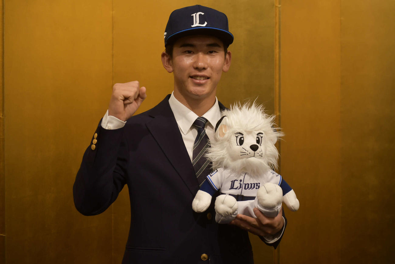 西武1位明大・小島（撮影・平山連）