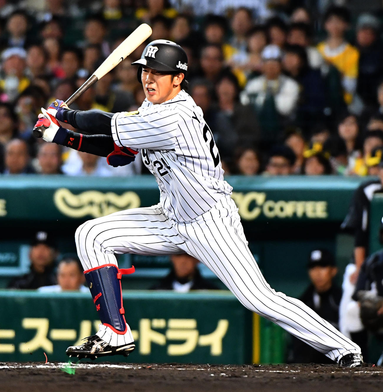 阪神対DeNA5回戦　6回裏阪神1死二、三塁、左前に適時打を放つ横田慎太郎さん（2016年4月14日撮影）