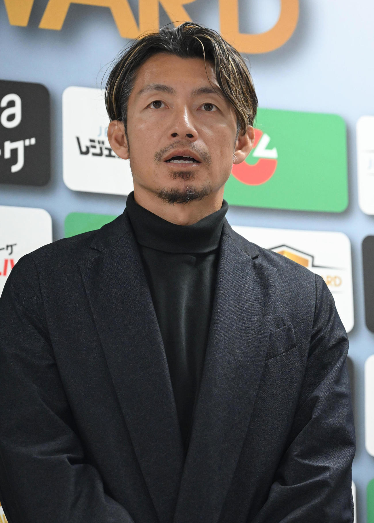 関係者らの質問に答える鳥谷敬氏（撮影・石井愛子）
