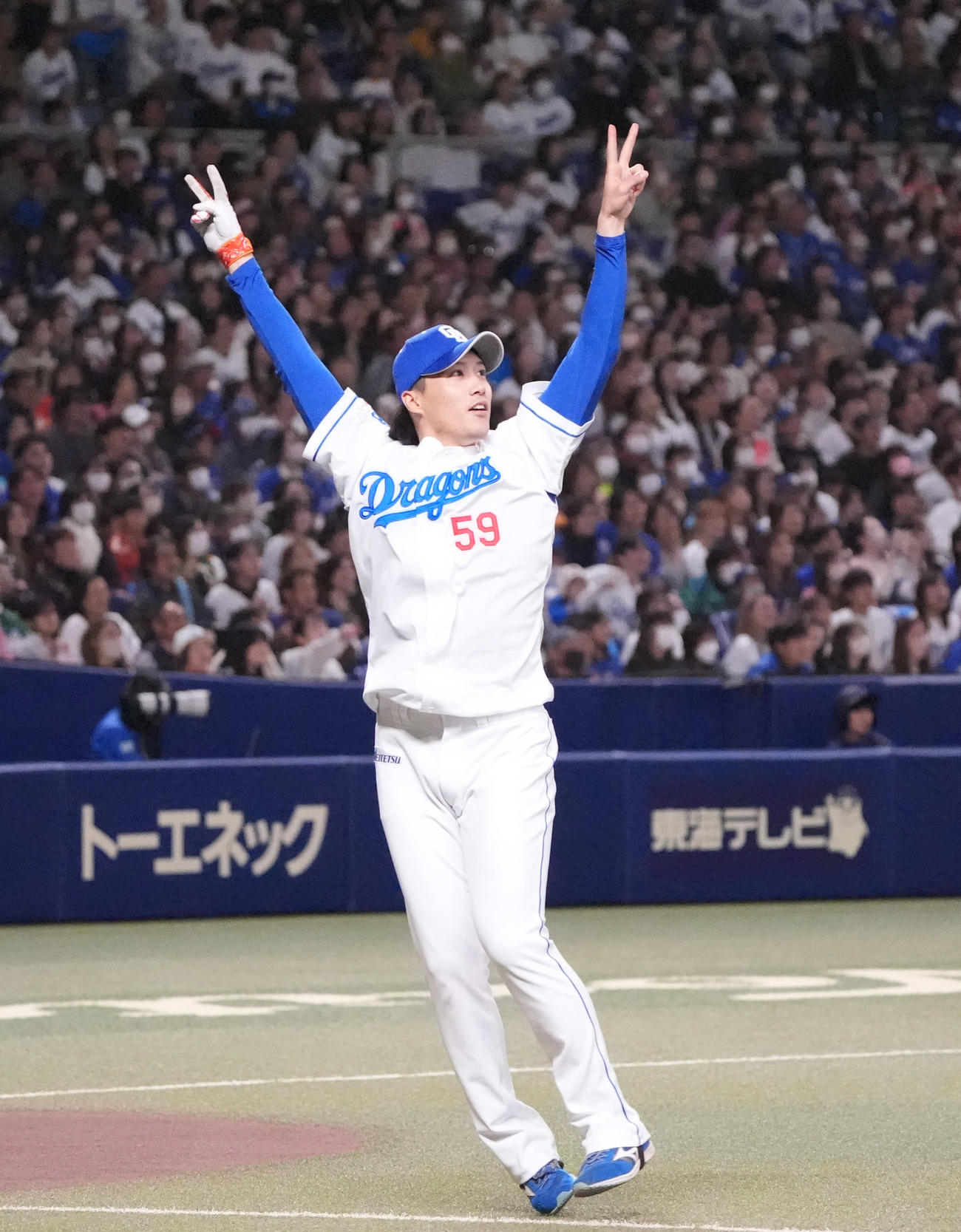 紅白戦で2点本塁打放つ斎藤（撮影・森本幸一）