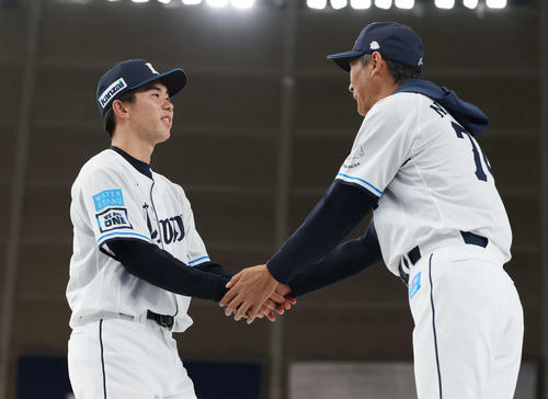 西武】ドラフト1位の小島大河は「心臓バクバク」の背番号10に決定 新
