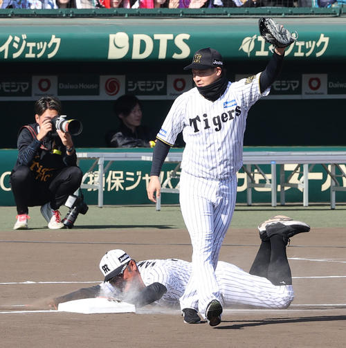 ファン感写真特集】阪神佐藤輝明が夢を叶えるハイタッチ セグウェイ