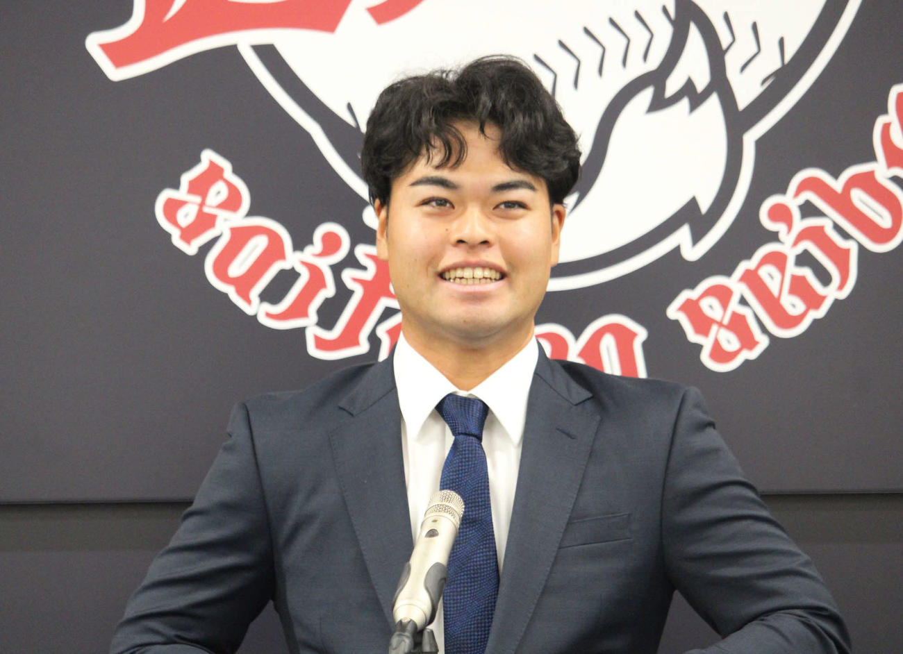 球団と育成再契約を結んだ西武是沢