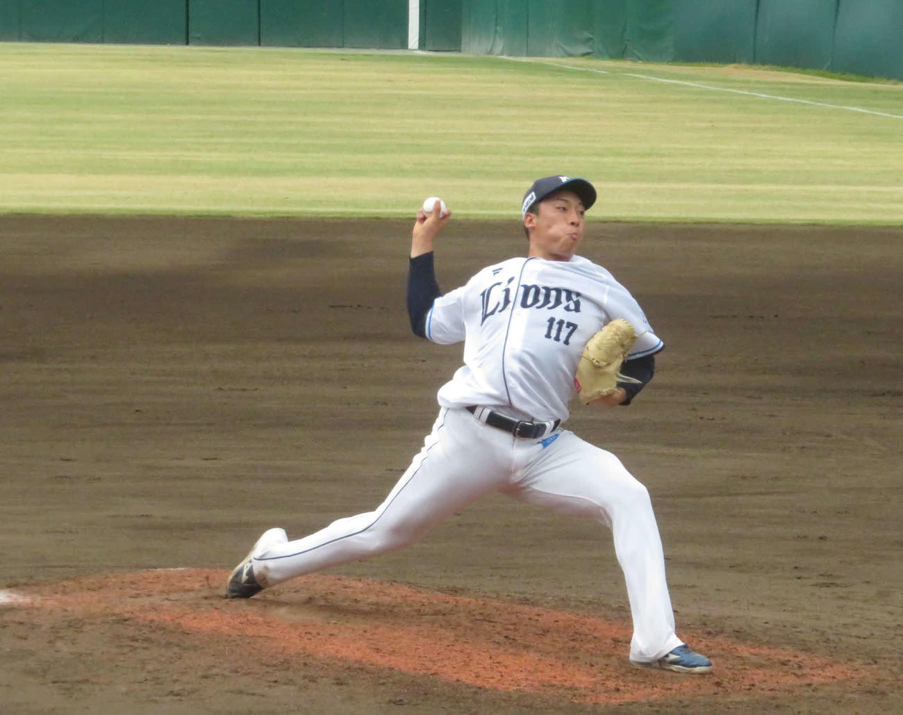 2軍戦で登板する西武宮沢（撮影・金子真仁）