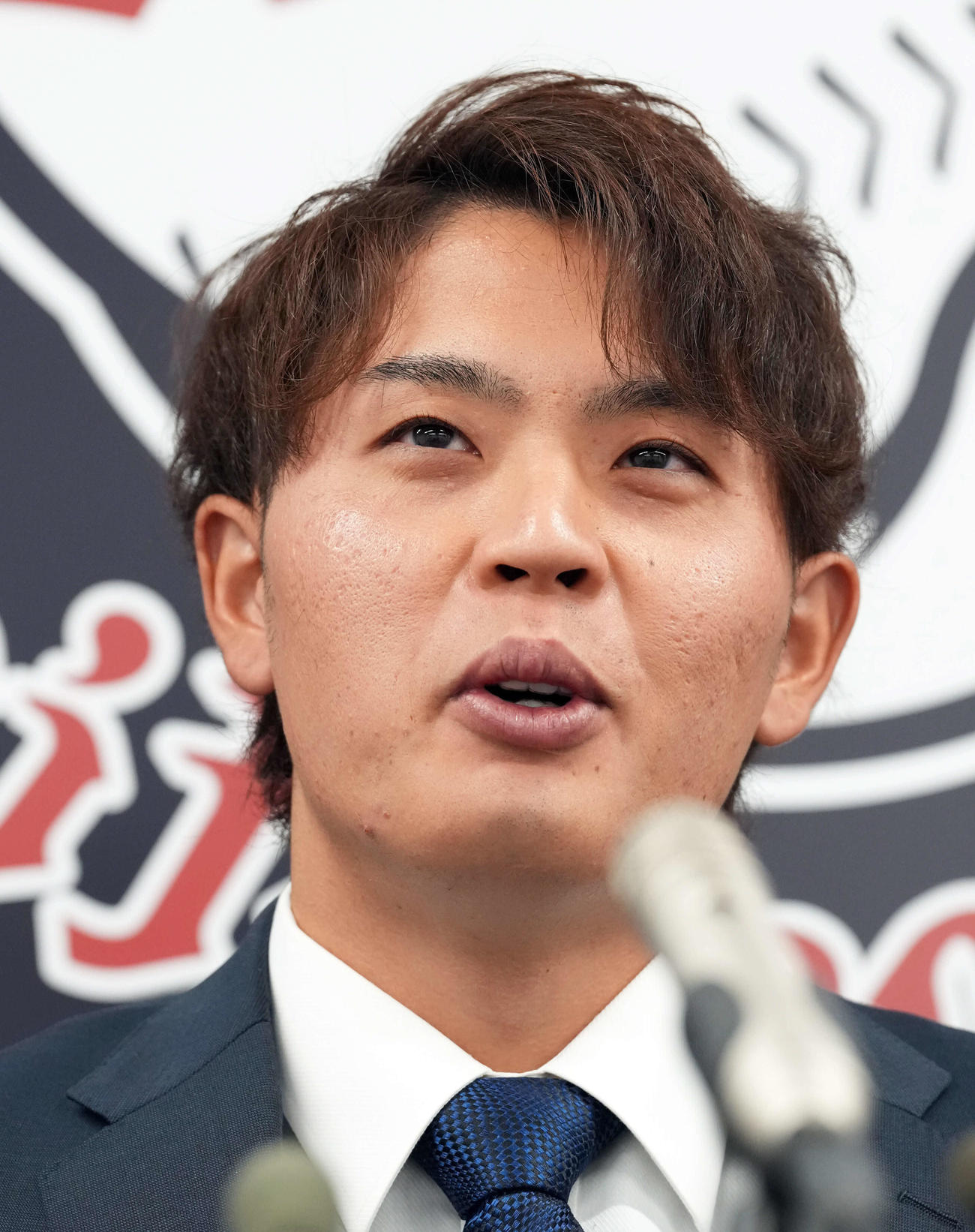 契約更改を終え会見に臨んだ西武三浦（撮影・たえ見朱実）