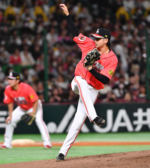 紅白戦で投球するソフトバンク川瀬（撮影・岩下翔太）