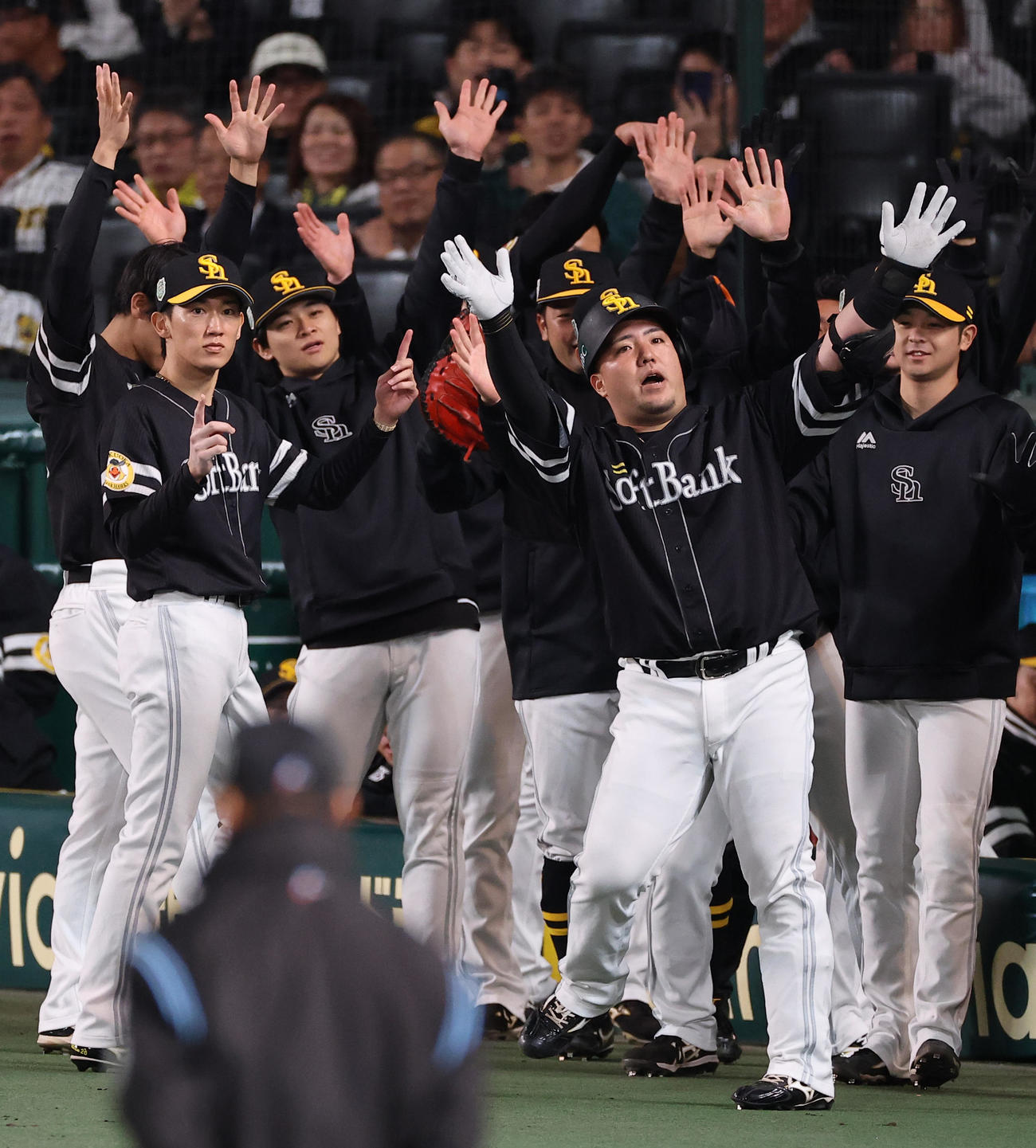 日本シリーズ第4戦　先制ソロを放った山川穂高はどすこいポーズ