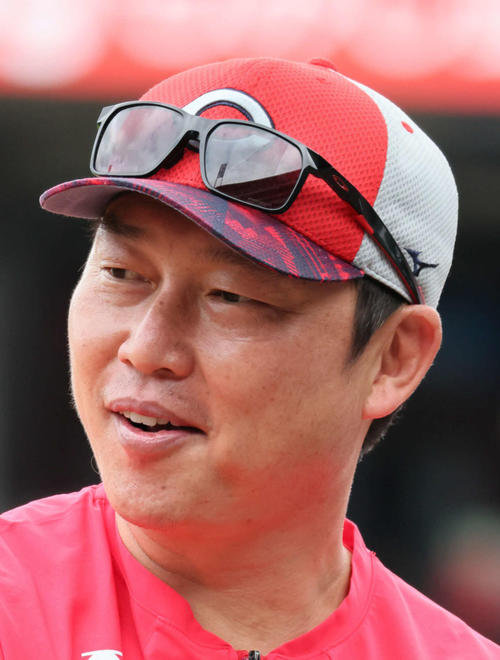 【広島】投手コーチに元ヤクルト石井弘寿氏　広島出身者以外の新風で改革促進／スタッフ陣容