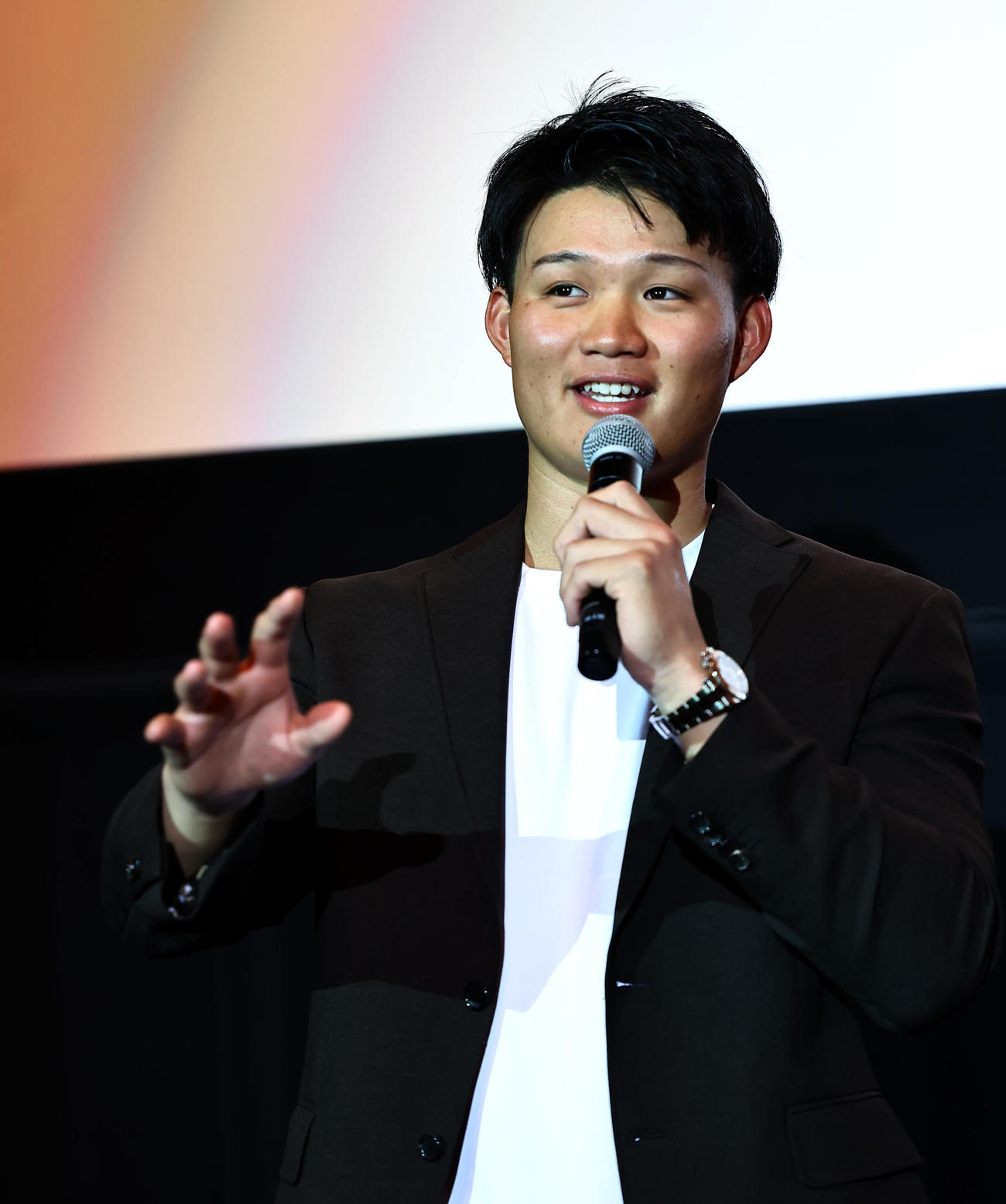 舞台挨拶をする森下（撮影・上田博志）