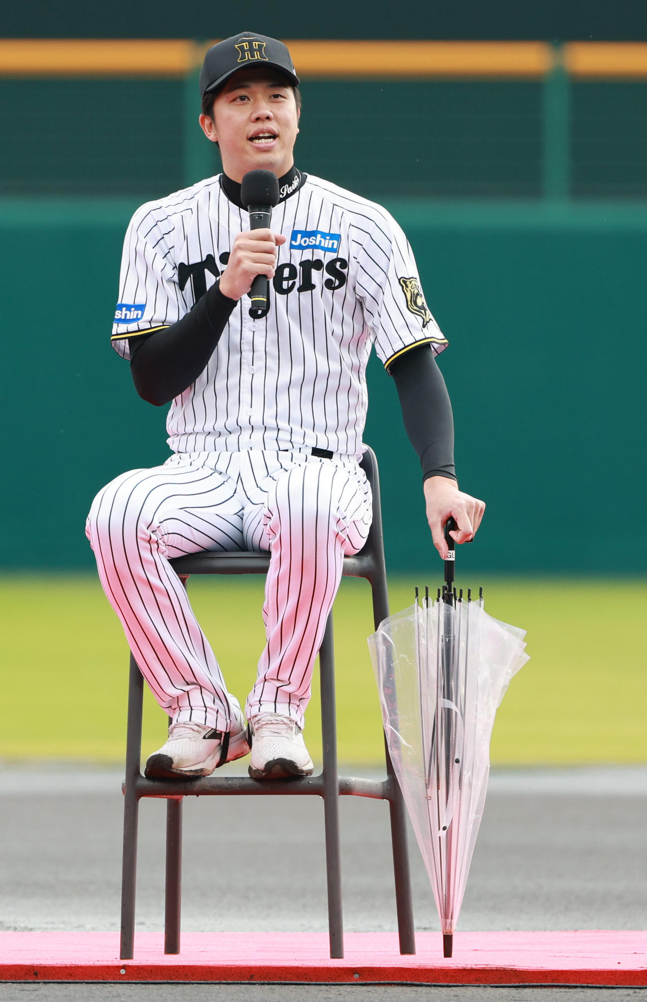 トークショーに参加する才木（撮影・上田博志）