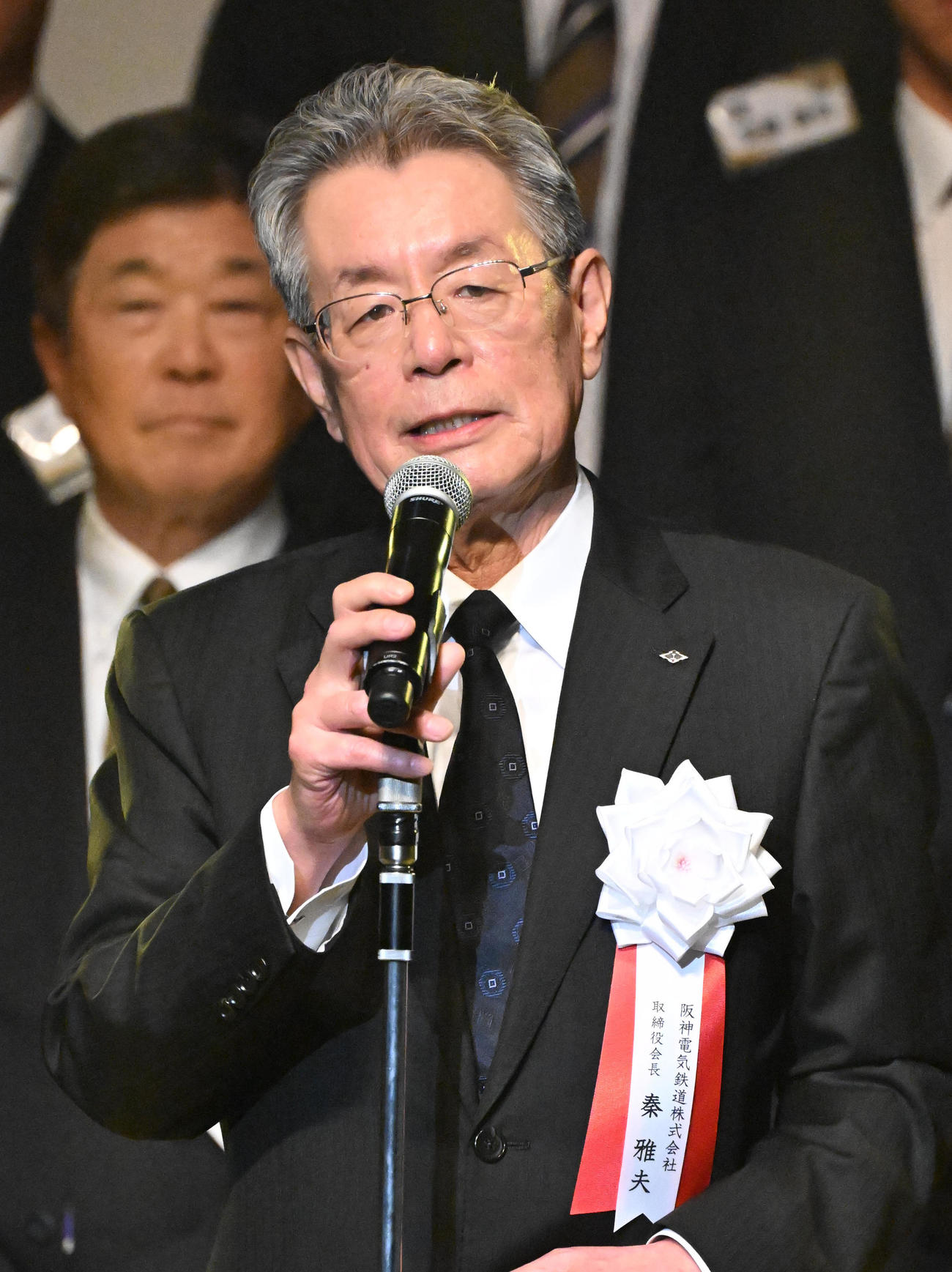 リーグ優勝祝勝会であいさつをする泰阪神電鉄会長兼球団オーナー（撮影・石井愛子）