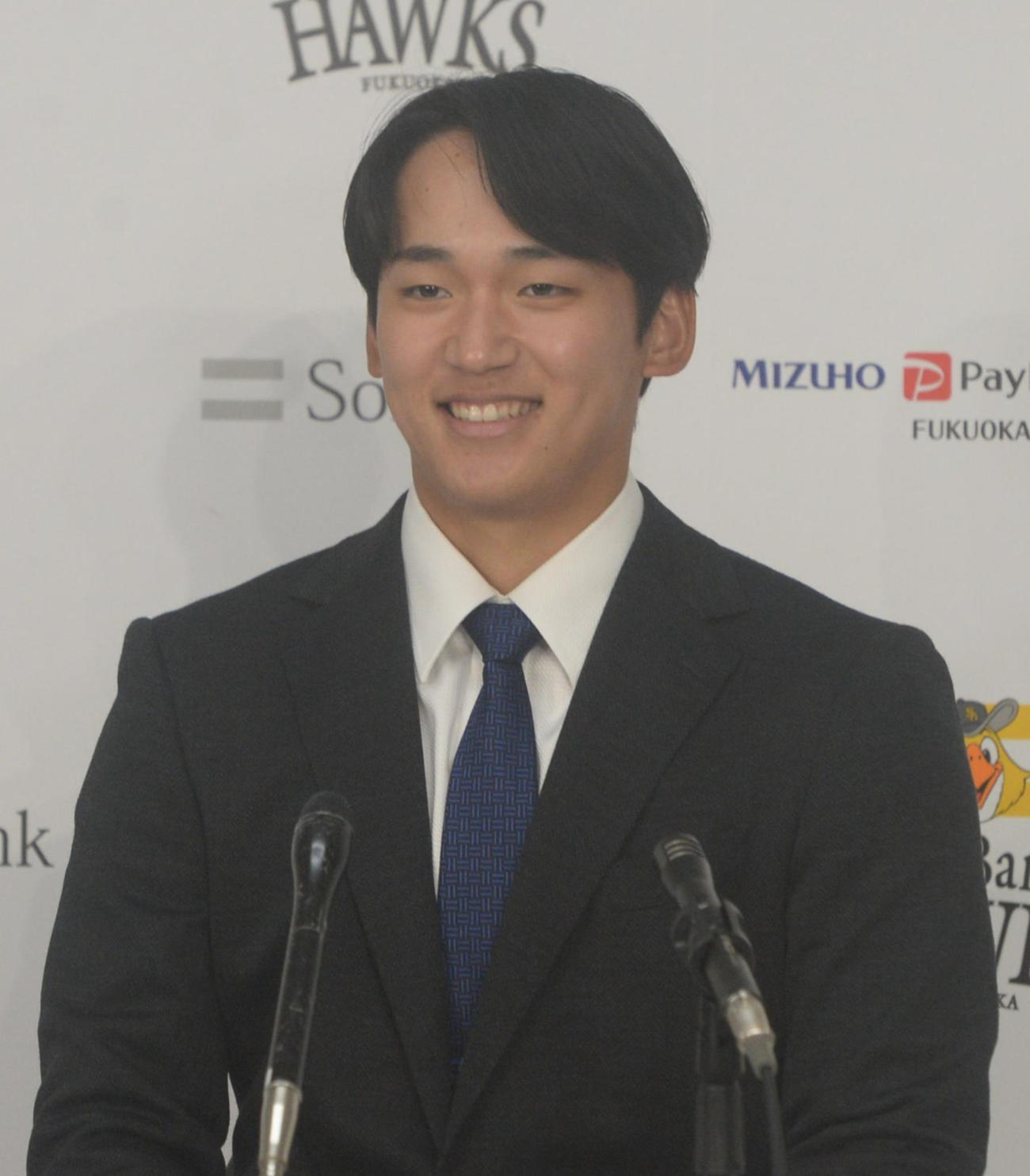 契約更改を終えたソフトバンク前田悠（撮影・佐藤究）