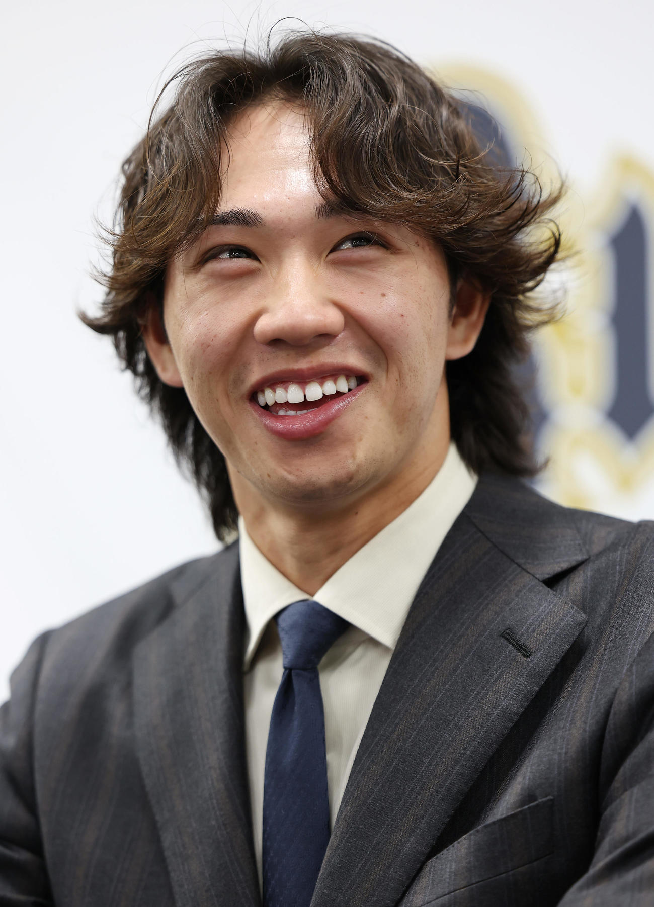 契約更改を終え、会見に臨むオリックス片山（撮影・前田充）