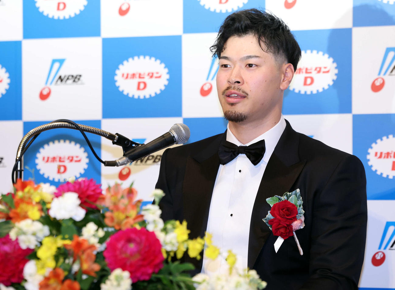 NPB AWARDS 2025　セ・リーグの最優秀選手賞を受賞した阪神佐藤輝（撮影・浅見桂子）