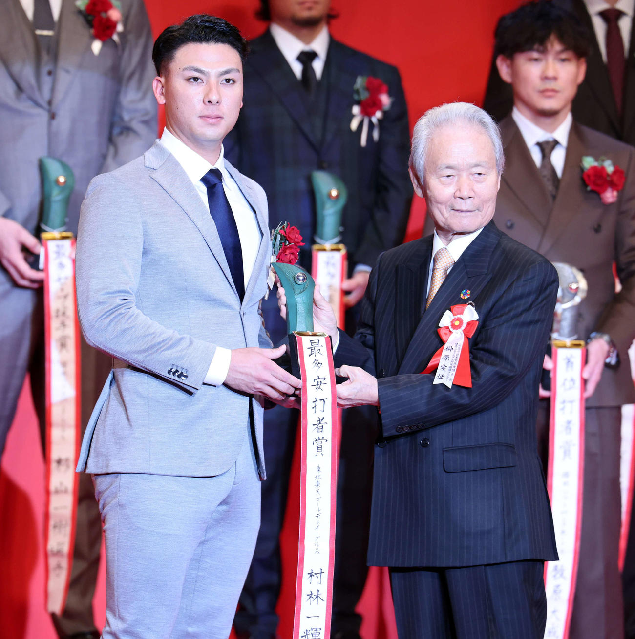 NPB AWARDS 2025　パ・リーグの最多安打者賞を受賞した楽天村林（撮影・浅見桂子）