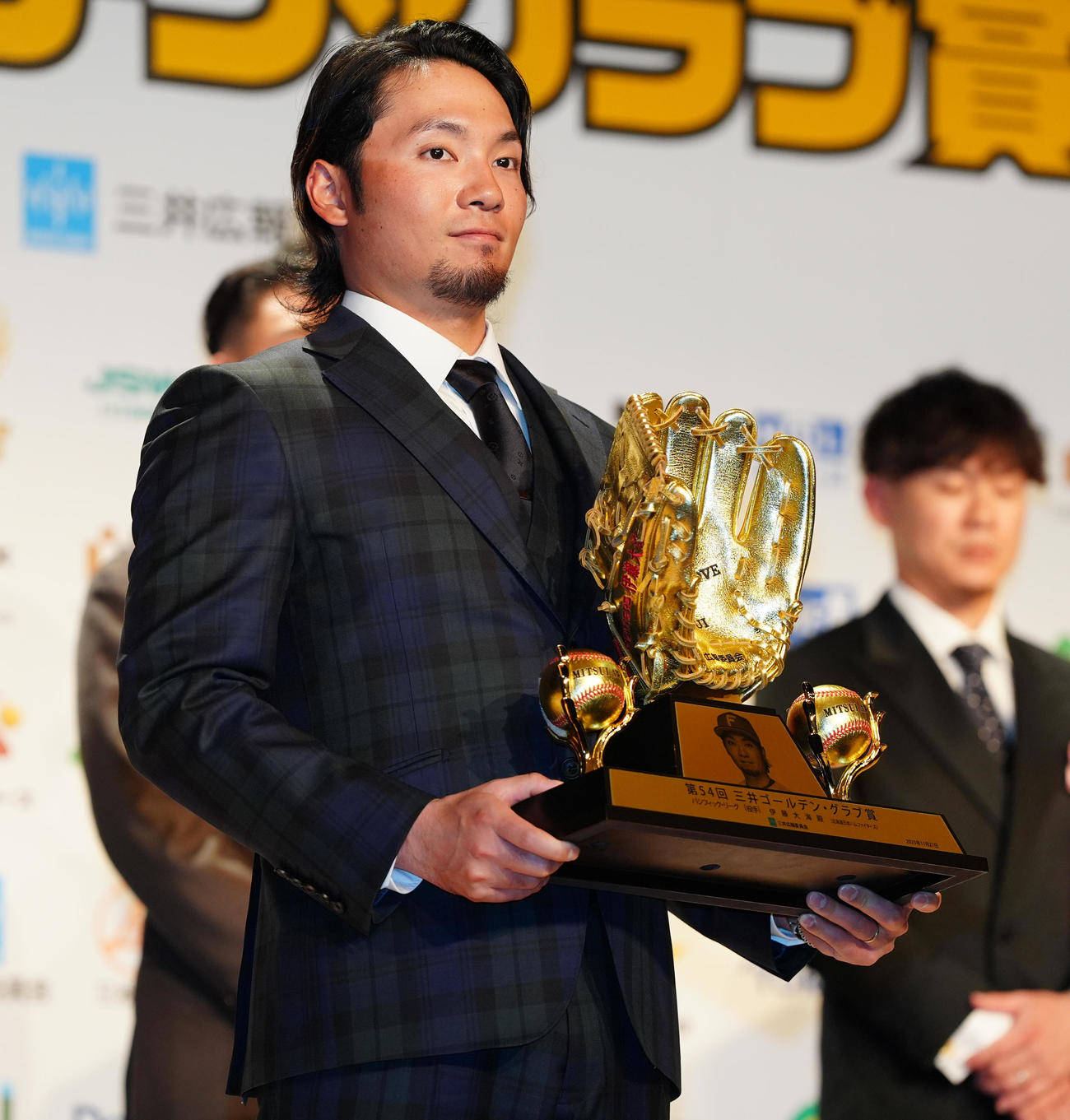 三井ゴールデン・グラブ賞を受賞した日本ハム伊藤（撮影・鈴木みどり）