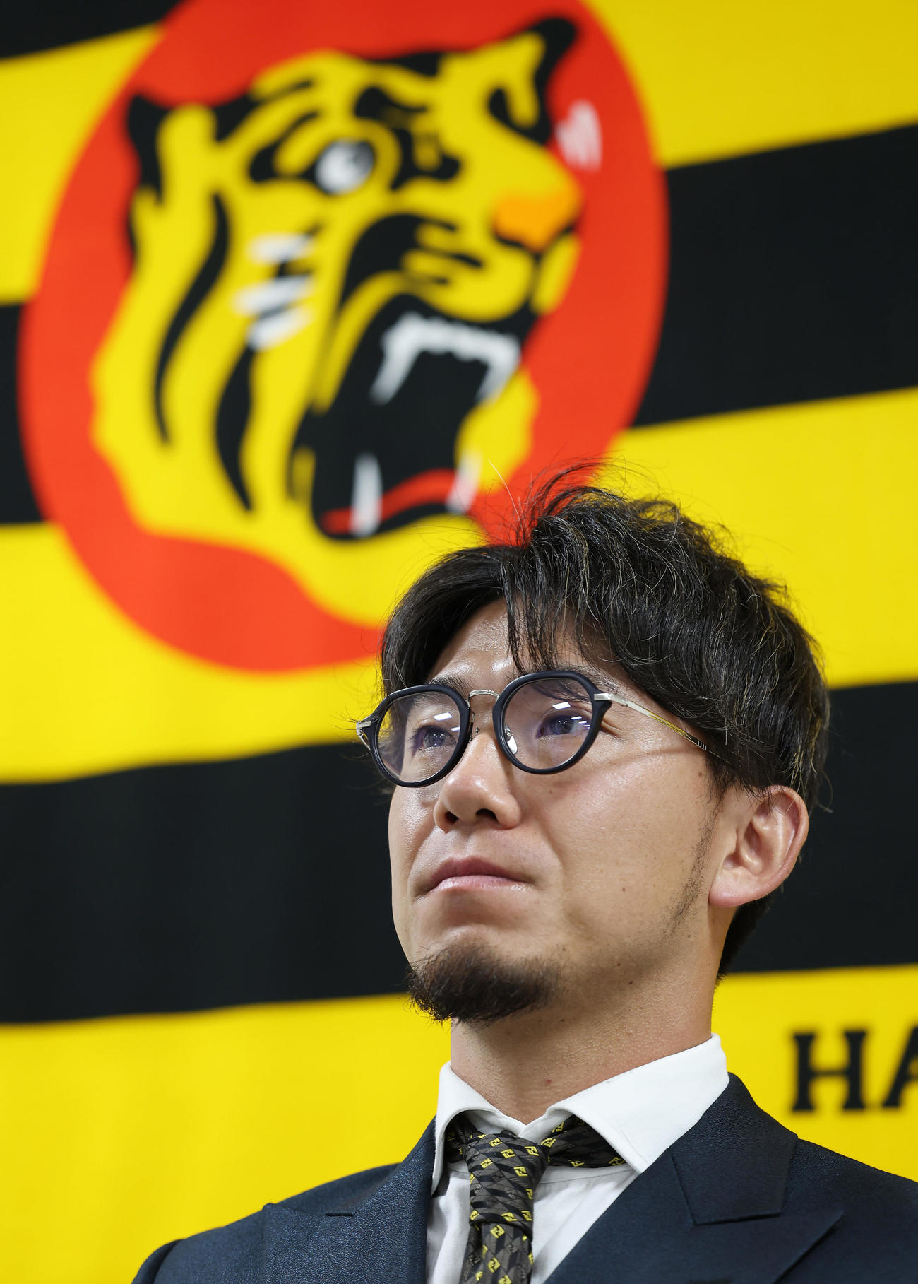 契約更改を終え、会見に臨む阪神伊藤将（撮影・前田充）